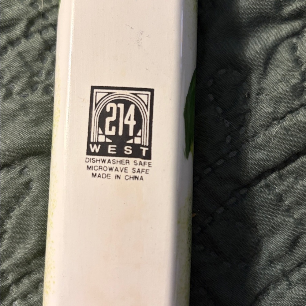 Hand-pained olive boat ceramic serve-ware 15”
214 West Ceramic. - Picture 2 of 5